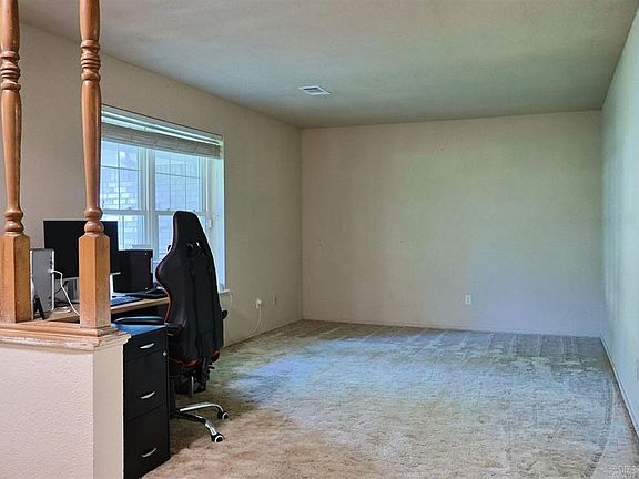 3rd image of 104 Westcliff Ter