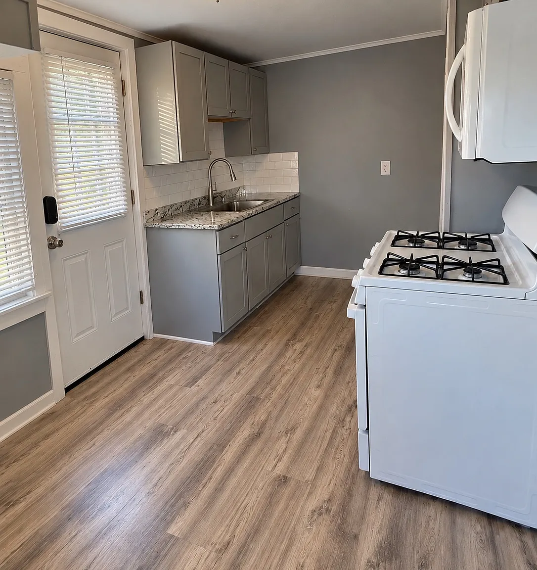 3 bed, 1100 sqft, $1,875 — Photo 4