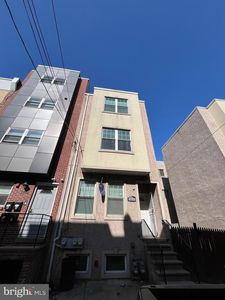 2216 N Camac St, Philadelphia, PA, 19133