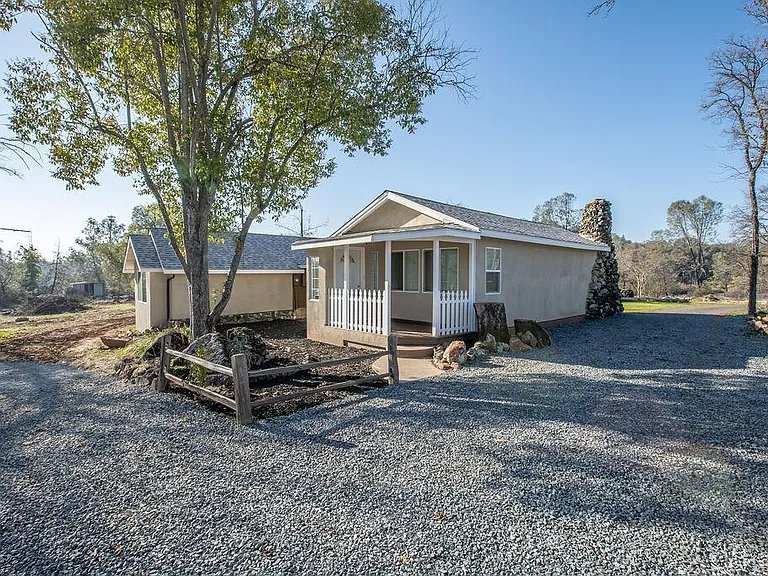 Two homes remodeled (2019) on 1.9 Acres 8% CAP rate