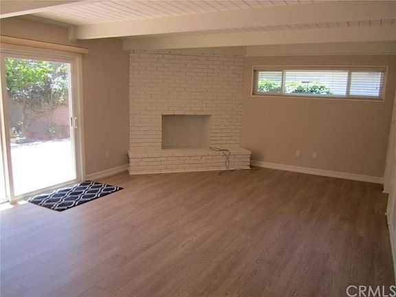 FANTASTIC FAMILY ROOM