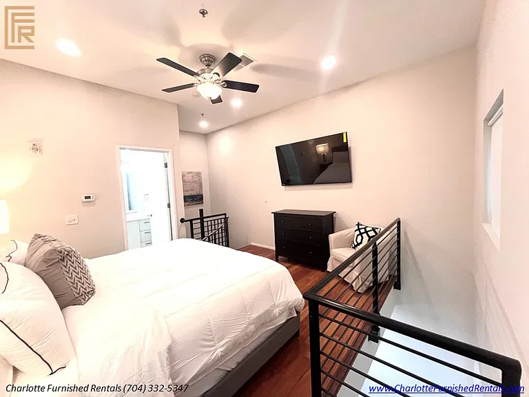2084 Euclid Ave — Photo 11