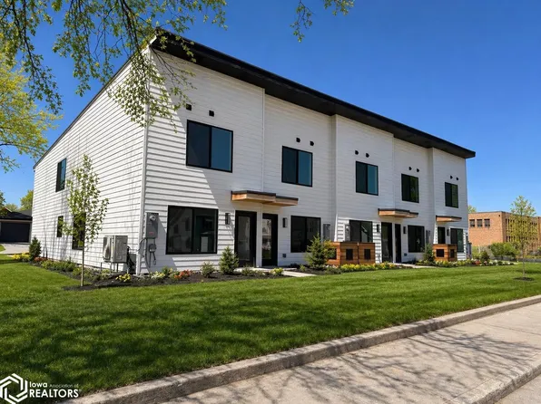 330 S 11th St, Sac City, IA 50583