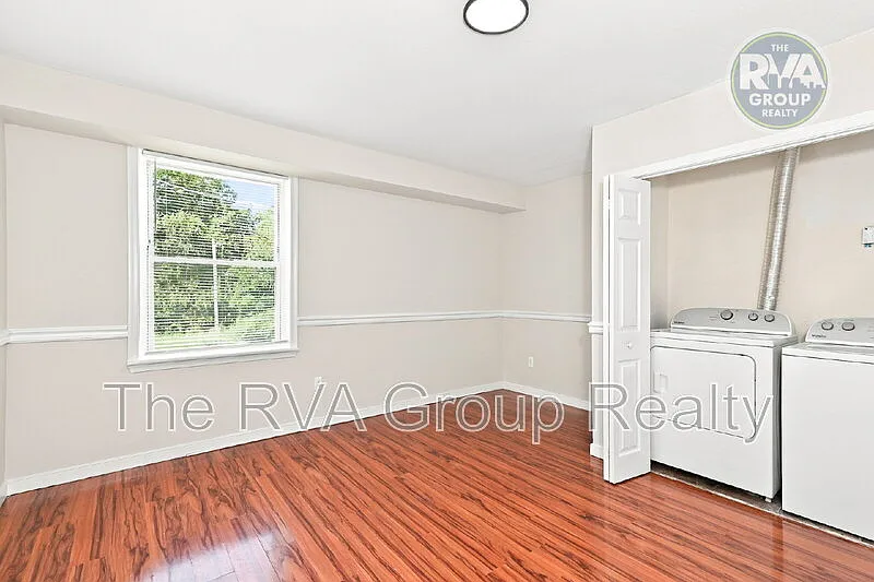 3 bed, 1.5 bath, 954 sqft, $1,695 — Photo 2