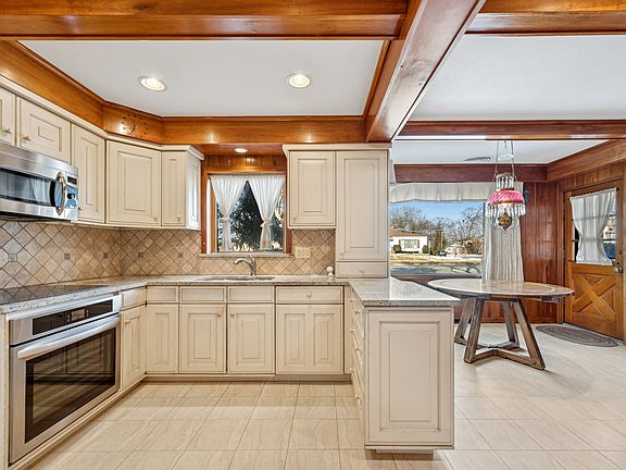 4th image of 787 E Golf Rd