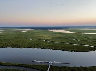 69 Coopers Point Dr, Townsend, GA 31331