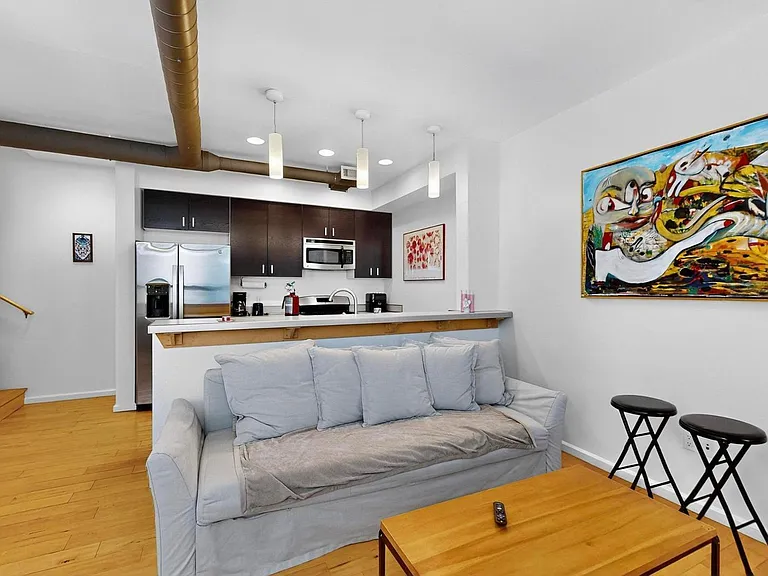 343 Platinum St SW #B — Photo 8