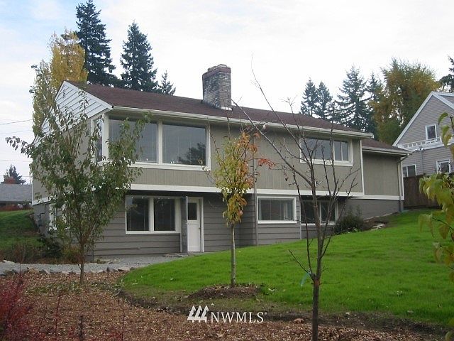 1st image of 2825 98th Avenue NE