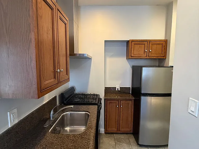 200 S Lake St — Photo 7