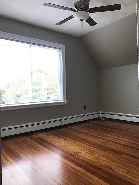 3 bed, 1200 sqft, $2,900 — Photo 4