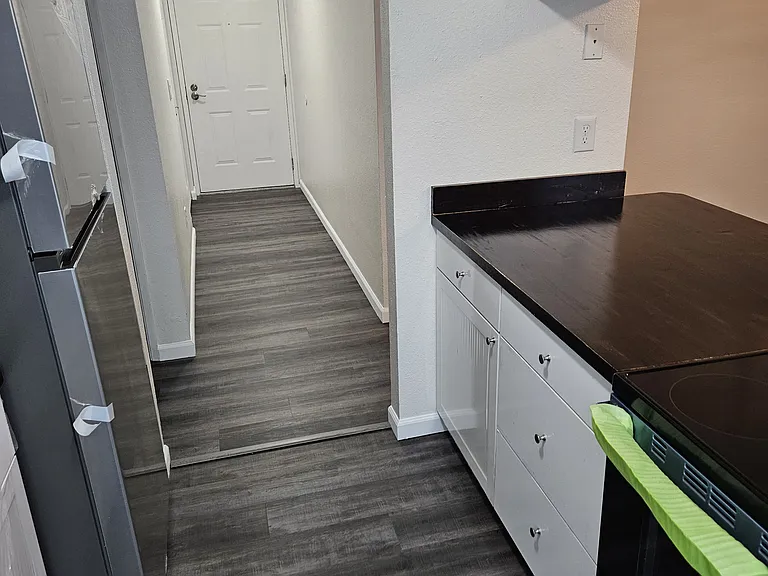 3322 I St NE #E301 — Photo 3