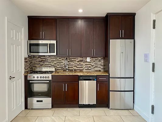 Rented by Hagstrom Management Inc | media 8