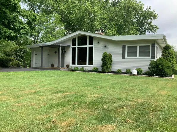 1330 Beechwood Dr NE, Lancaster, OH 43130