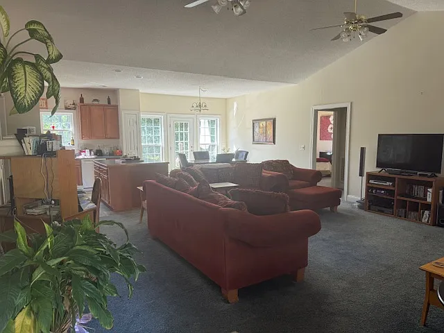 3 bed, 1650 sqft, $1,800 — Photo 4