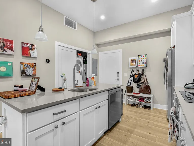 2621 Jefferson St #1R — Photo 7