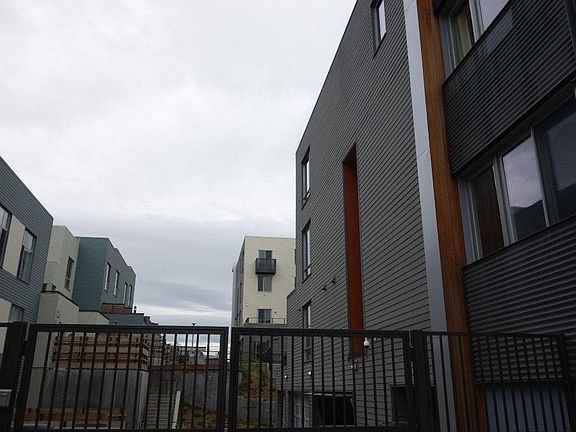 4th image of 719 Galleon Ln