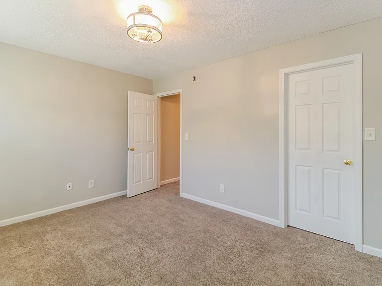 1225 Hampton Park Dr — Photo 11