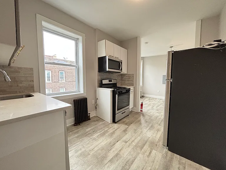 303 58th St #17 — Photo 2
