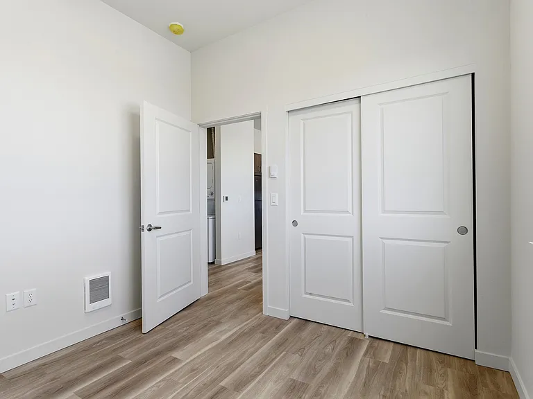 Evergreen Peak Apartments — Photo 26
