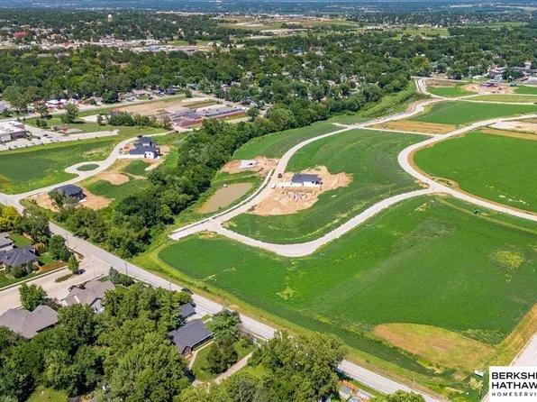 44 Villages Of Monrovia, Papillion, NE 68046