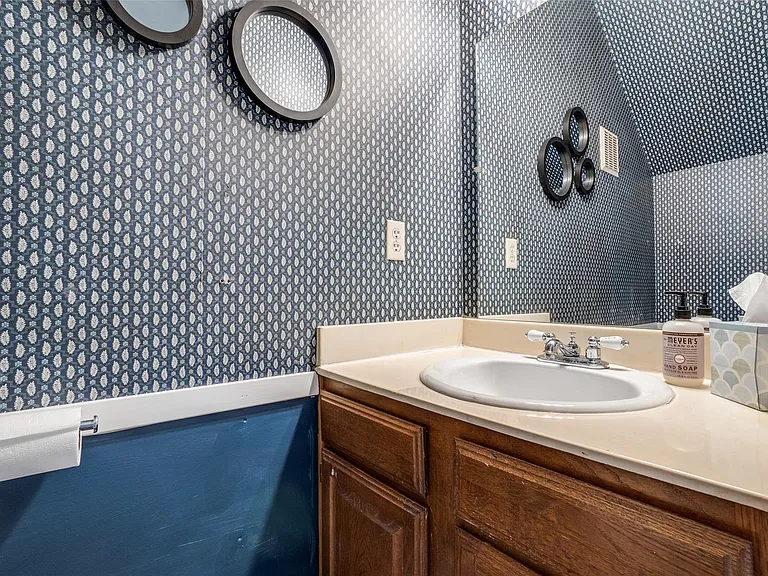 4325 Bowser Ave #110 — Photo 15