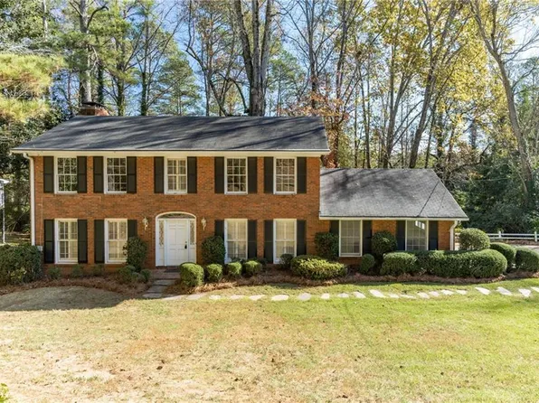 6395 Colewood Ct, Sandy Springs, GA 30328