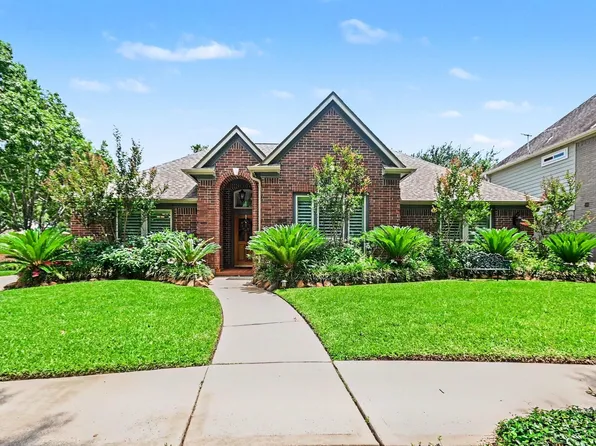 2025 Sandy Coast Cir, League City, TX 77573