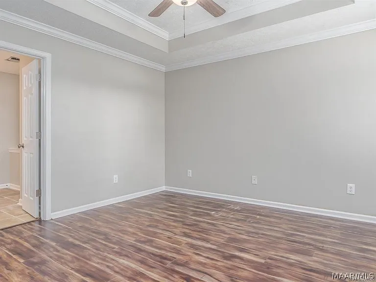 1261 Westfield Ln — Photo 10