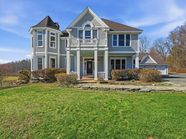 365 Middle St, Amherst, MA 01002