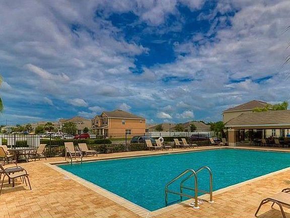 Community pool