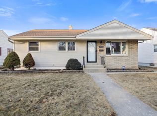 9516 W Melvina St, Milwaukee, WI 53222
