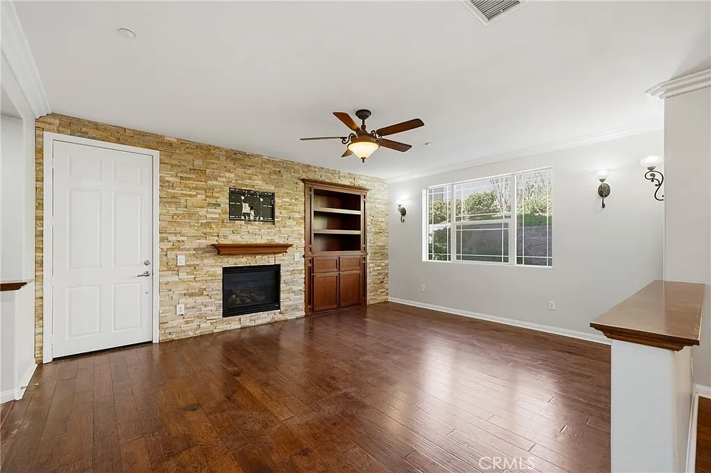 3 bed, 1597 sqft, $3,300 — Photo 4