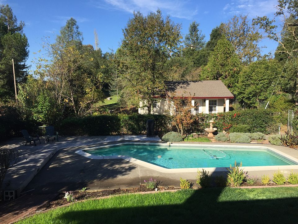 2nd image of 1651 Saint Francis Rd