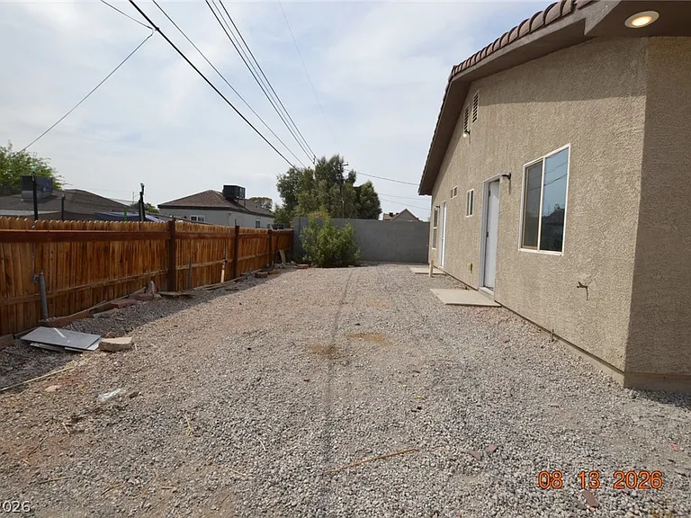 1840 Princeton St — Photo 23