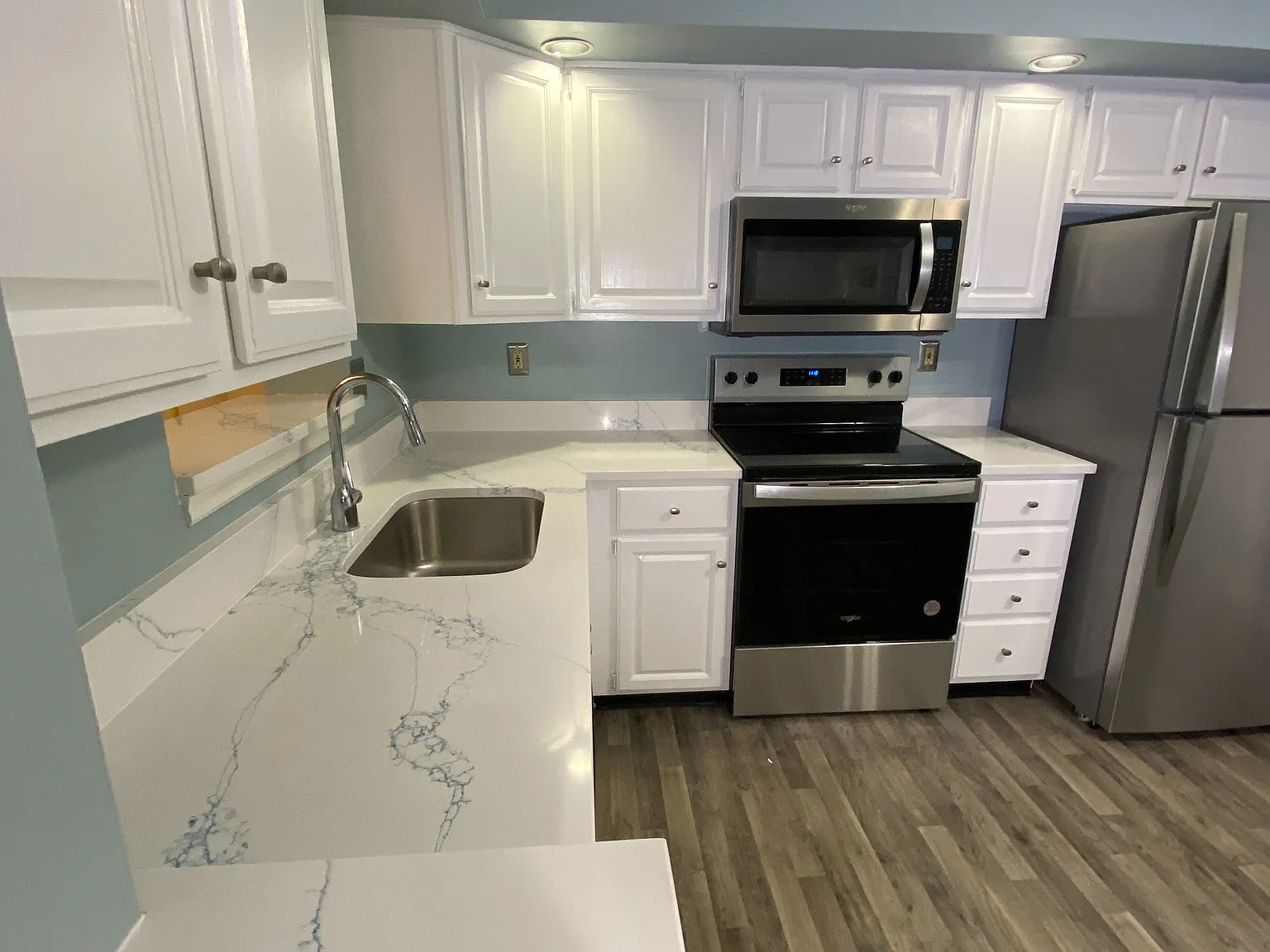 3 bed, 3.5 bath, 1820 sqft, $2,675 — Photo 2