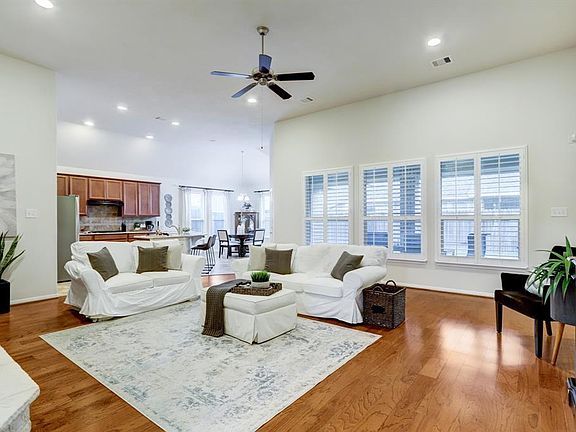 3rd image of 2506 River Oak Ct