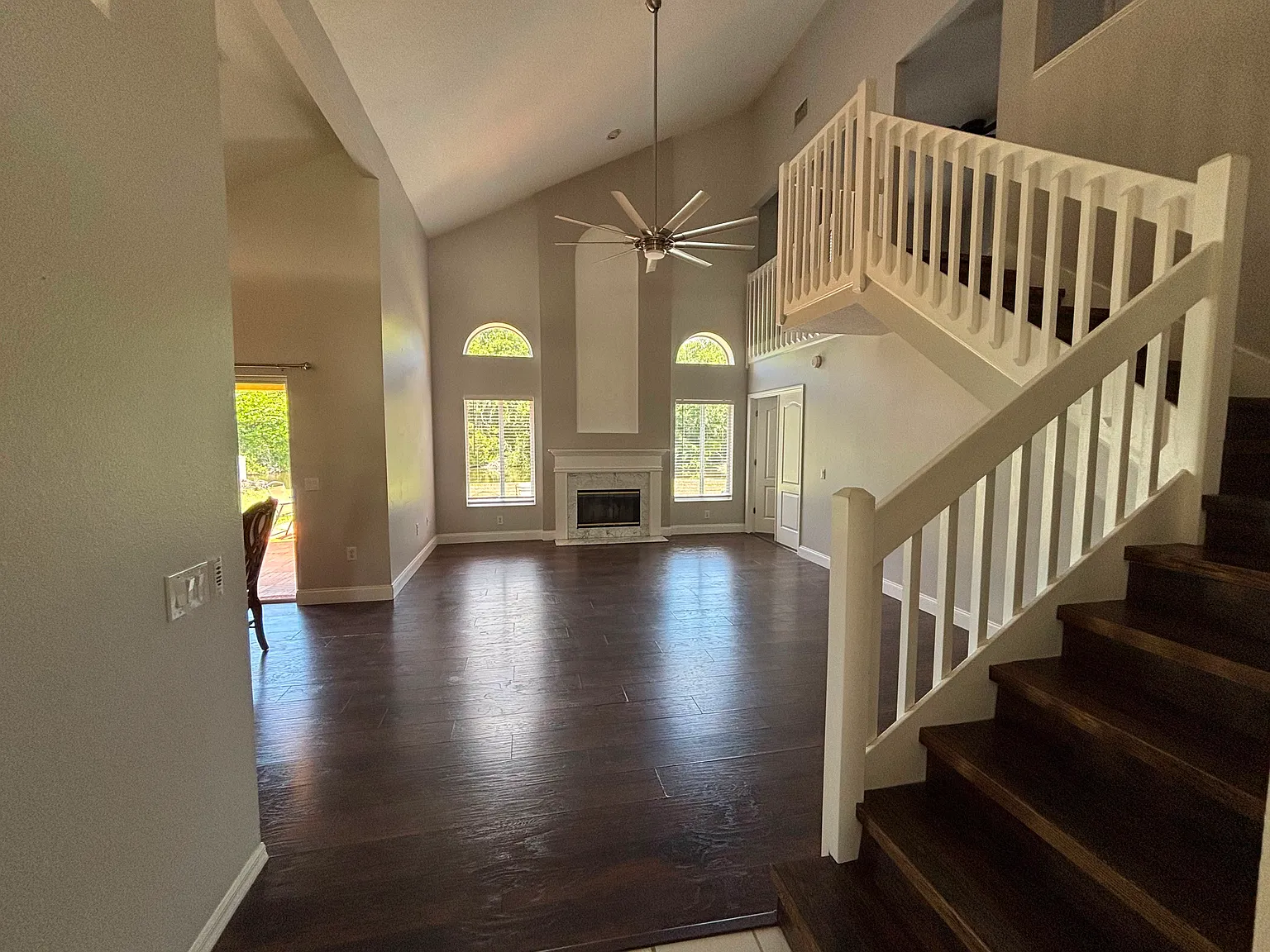 3 bed, 2.5 bath, 1758 sqft, $2,395 — Photo 3