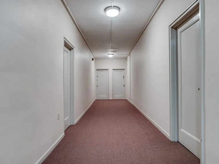 John Jay Apartments — Photo 24