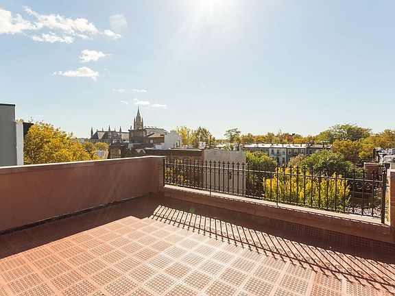 5th image of 69 Douglass St APT 3