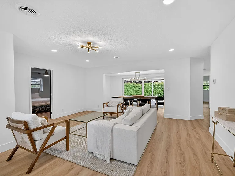 1221 Singer Dr — Photo 7