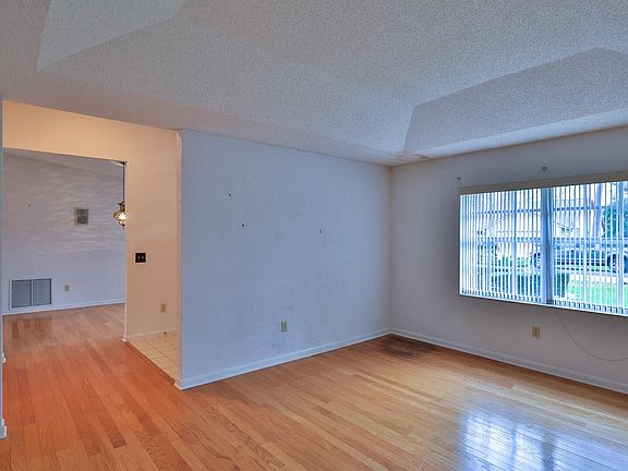 5th image of 100 Westlee Lane