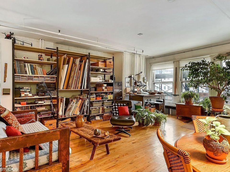 1st image of 307 West Broadway