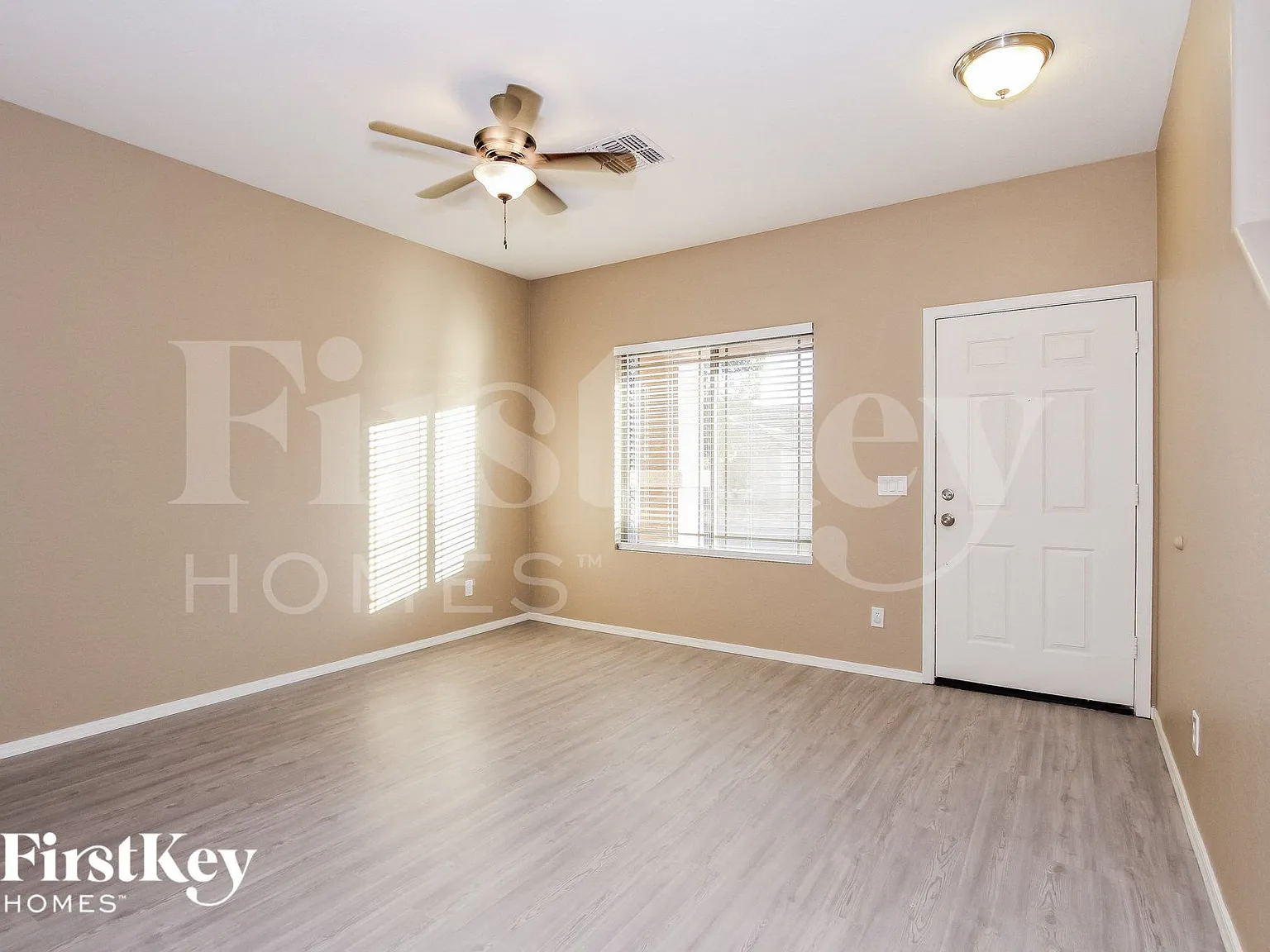 4 bed, 2.5 bath, 2495 sqft, $2,665 — Photo 2