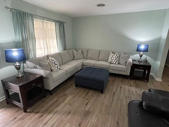 3rd image of 3601 Adirondack Ct