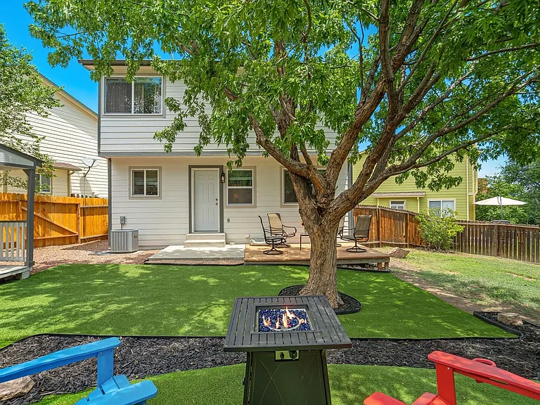 985 Apollo Ct — Photo 4