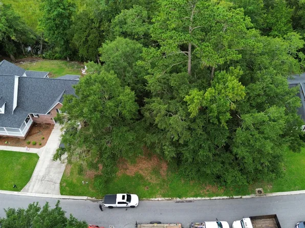 8305 Wild Indigo Blf, North Charleston, SC 29418