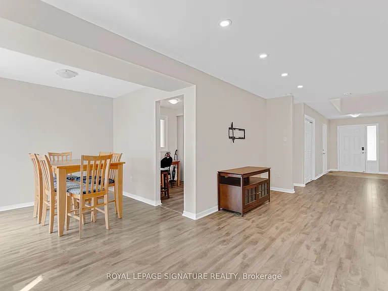 42 Baxter Cres — Photo 10