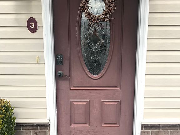 3rd image of 614 N Center St APT 3