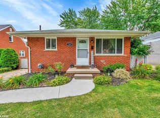 1269 Wellesley Dr, Mount Clemens, MI 48043