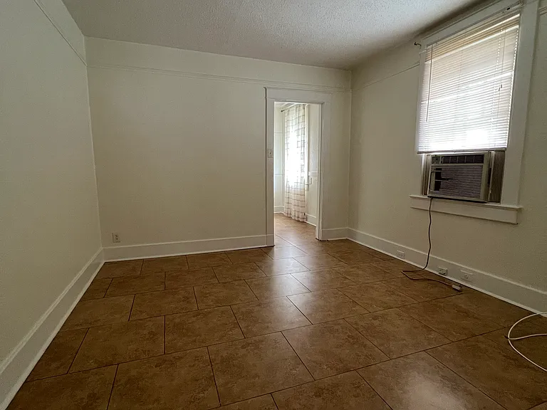 409 Franklin Ave #409 — Photo 6
